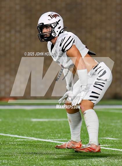 Thumbnail 1 in Norman @ Union (OSSAA 6A-1 Round 1) photogallery.