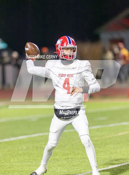 Thumbnail 3 in Tonganoxie vs. Bishop Miege (KSHSAA 4A Sub-State) photogallery.