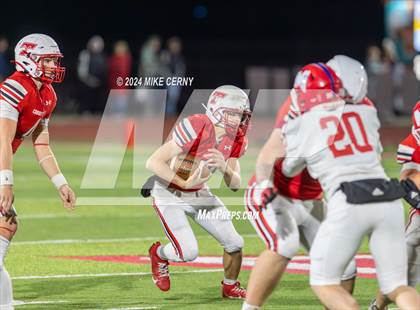 Thumbnail 3 in Tonganoxie vs. Bishop Miege (KSHSAA 4A Sub-State) photogallery.