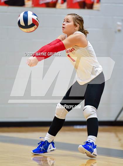 Thumbnail 3 in Jefferson vs. Henderson photogallery.