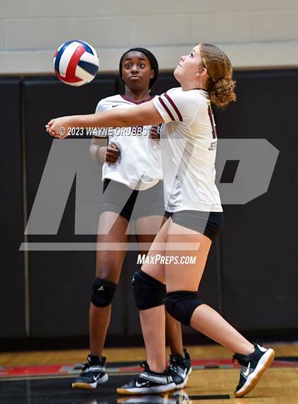 Thumbnail 3 in Jefferson vs. Henderson photogallery.