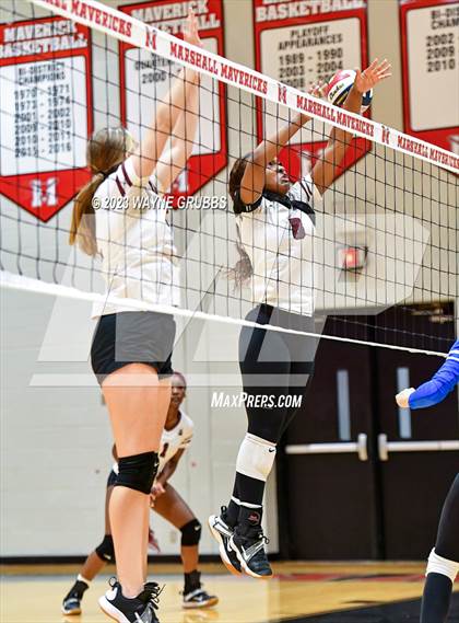 Thumbnail 1 in Jefferson vs. Henderson photogallery.