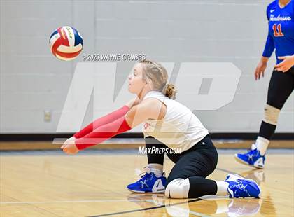 Thumbnail 1 in Jefferson vs. Henderson photogallery.