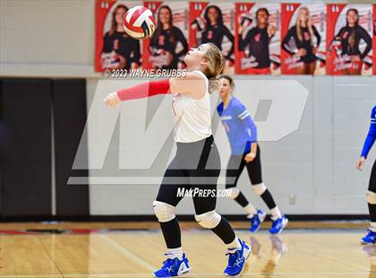 Thumbnail 2 in Jefferson vs. Henderson photogallery.