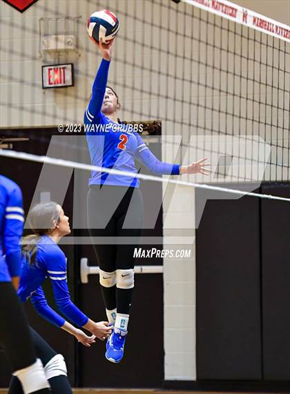 Thumbnail 1 in Jefferson vs. Henderson photogallery.
