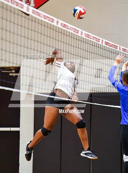Thumbnail 3 in Jefferson vs. Henderson photogallery.