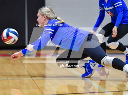 Thumbnail 1 in Jefferson vs. Henderson photogallery.