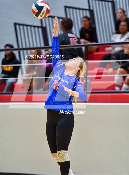 Thumbnail 3 in Jefferson vs. Henderson photogallery.
