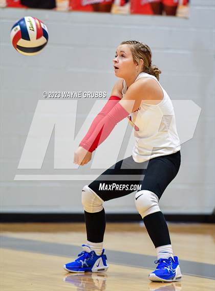 Thumbnail 2 in Jefferson vs. Henderson photogallery.