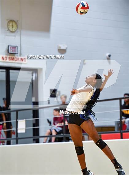 Thumbnail 1 in Jefferson vs. Henderson photogallery.