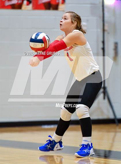 Thumbnail 3 in Jefferson vs. Henderson photogallery.