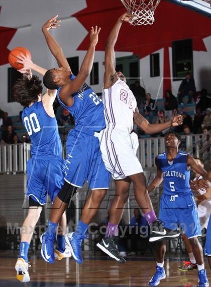 Thumbnail 3 in Middletown vs New Rochelle (Hoops For A Cure Extravaganza) photogallery.