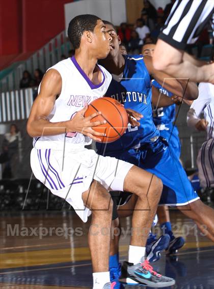Thumbnail 1 in Middletown vs New Rochelle (Hoops For A Cure Extravaganza) photogallery.