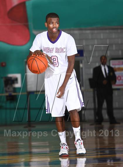 Thumbnail 2 in Middletown vs New Rochelle (Hoops For A Cure Extravaganza) photogallery.