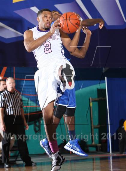 Thumbnail 3 in Middletown vs New Rochelle (Hoops For A Cure Extravaganza) photogallery.