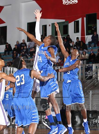 Thumbnail 3 in Middletown vs New Rochelle (Hoops For A Cure Extravaganza) photogallery.