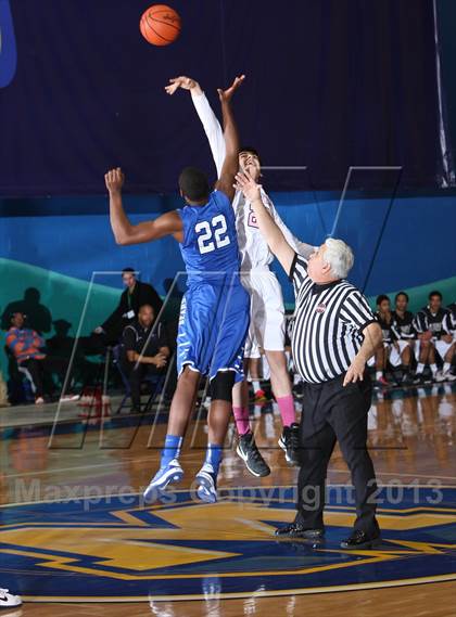 Thumbnail 1 in Middletown vs New Rochelle (Hoops For A Cure Extravaganza) photogallery.