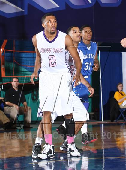 Thumbnail 2 in Middletown vs New Rochelle (Hoops For A Cure Extravaganza) photogallery.