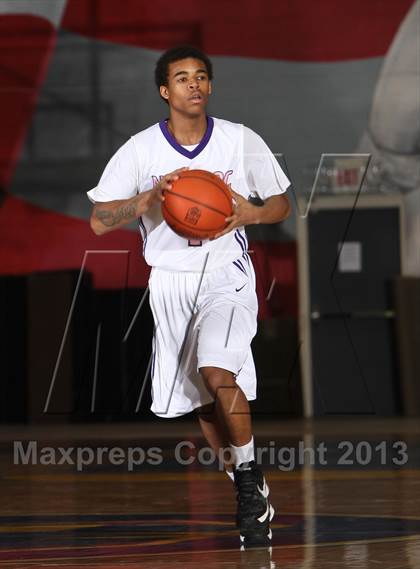 Thumbnail 2 in Middletown vs New Rochelle (Hoops For A Cure Extravaganza) photogallery.