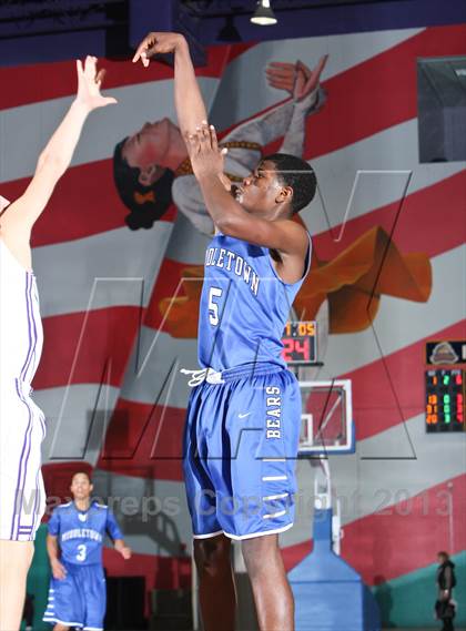 Thumbnail 1 in Middletown vs New Rochelle (Hoops For A Cure Extravaganza) photogallery.