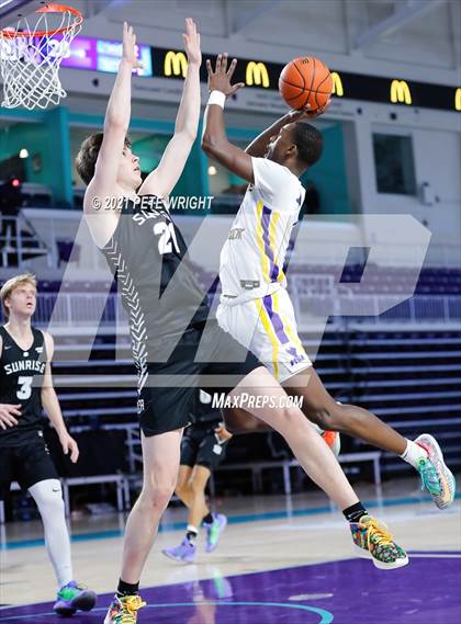 Thumbnail 3 in Montverde Academy vs. Sunrise (Geico Nationals) photogallery.