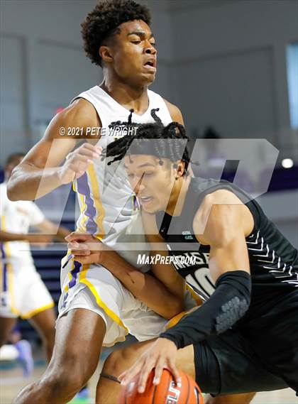 Thumbnail 2 in Montverde Academy vs. Sunrise (Geico Nationals) photogallery.