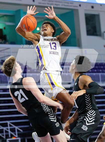 Thumbnail 2 in Montverde Academy vs. Sunrise (Geico Nationals) photogallery.