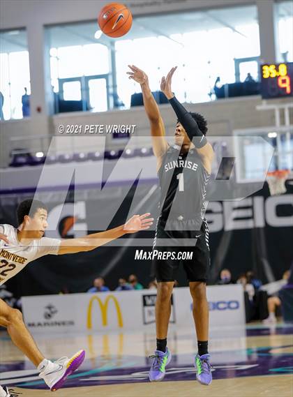 Thumbnail 2 in Montverde Academy vs. Sunrise (Geico Nationals) photogallery.