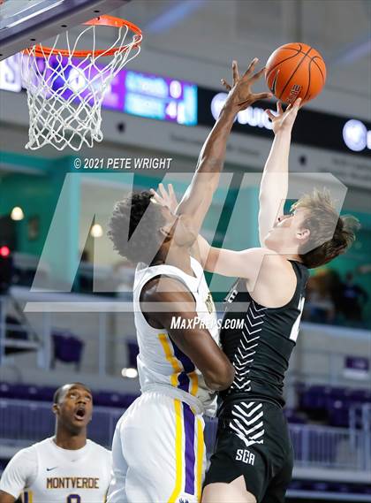 Thumbnail 2 in Montverde Academy vs. Sunrise (Geico Nationals) photogallery.