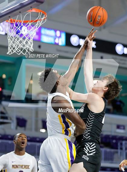 Thumbnail 3 in Montverde Academy vs. Sunrise (Geico Nationals) photogallery.