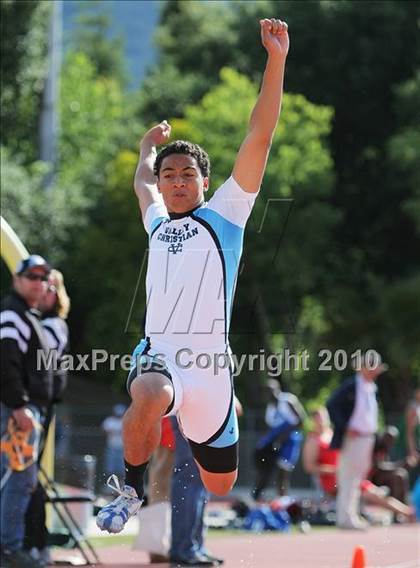 Thumbnail 1 in CIF CCS Masters Championships photogallery.