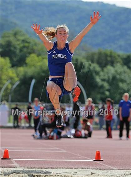 Thumbnail 2 in CIF CCS Masters Championships photogallery.