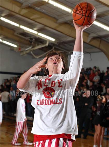 Thumbnail 3 in Norris City-Omaha-Enfield vs. Sesser-Valier (IHSA Class 1A Regional Championship) photogallery.