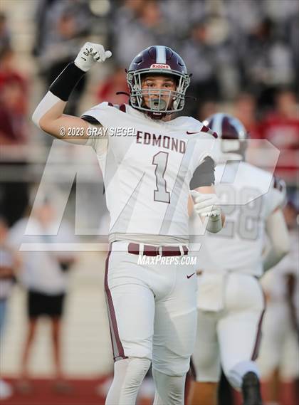 Thumbnail 1 in Edmond Memorial @ Edmond Santa Fe photogallery.