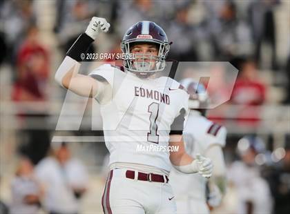 Thumbnail 2 in Edmond Memorial @ Edmond Santa Fe photogallery.