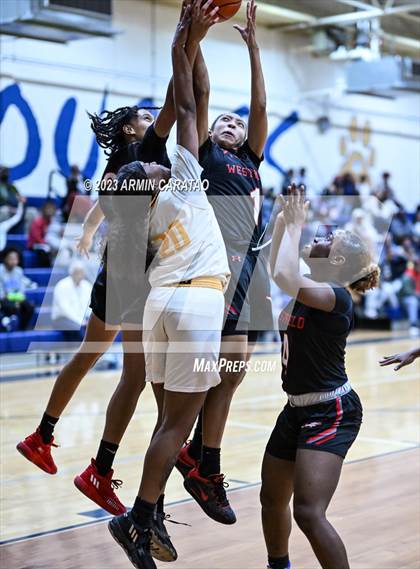 Thumbnail 2 in Westfield @ Nimitz photogallery.