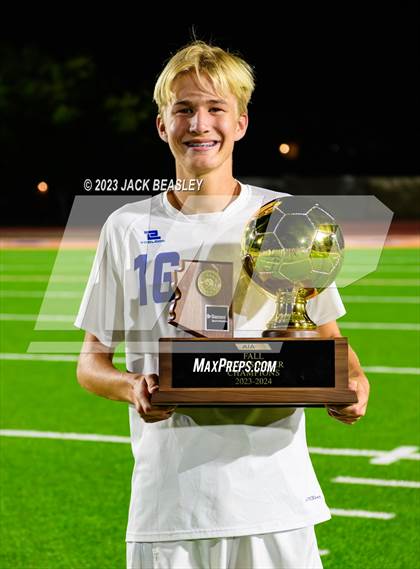 Thumbnail 1 in Snowflake vs. Chino Valley (AIA Fall Soccer Final Awards) photogallery.