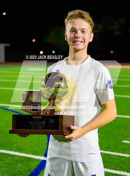 Thumbnail 1 in Snowflake vs. Chino Valley (AIA Fall Soccer Final Awards) photogallery.