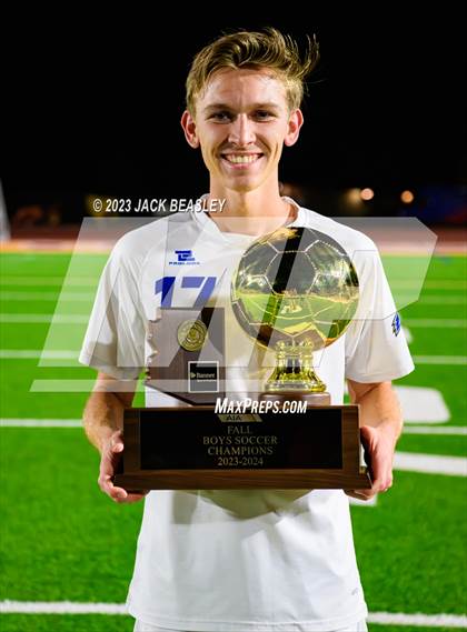 Thumbnail 3 in Snowflake vs. Chino Valley (AIA Fall Soccer Final Awards) photogallery.