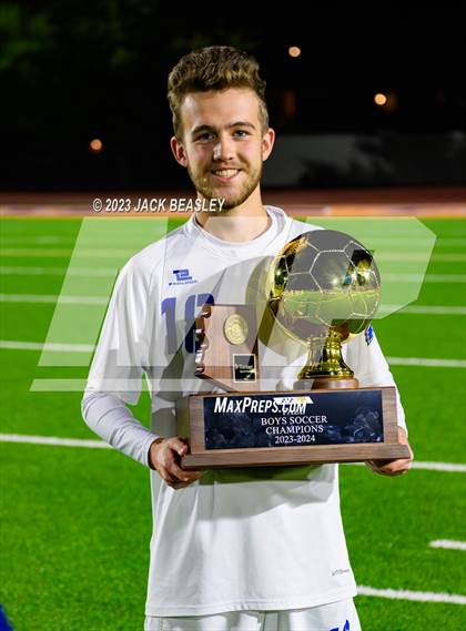 Thumbnail 3 in Snowflake vs. Chino Valley (AIA Fall Soccer Final Awards) photogallery.