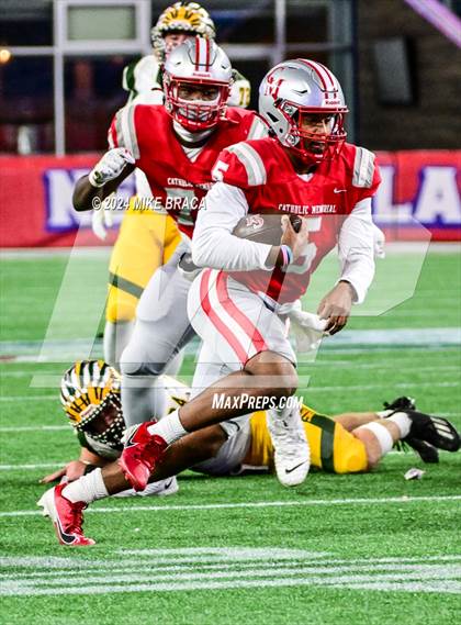 Thumbnail 3 in King Philip Regional vs Catholic Memorial (MIAA Division 2 Final) photogallery.