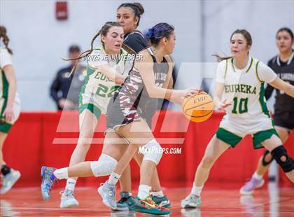 Thumbnail 3 in Pyramid Lake vs. Eureka (NIAA 1A Final) photogallery.
