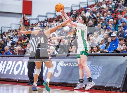Thumbnail 1 in Pyramid Lake vs. Eureka (NIAA 1A Final) photogallery.