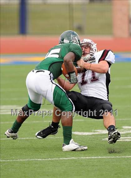 Thumbnail 3 in Poteet vs. Whitehouse (4A Division 2 Region 2 Area Playoffs) photogallery.