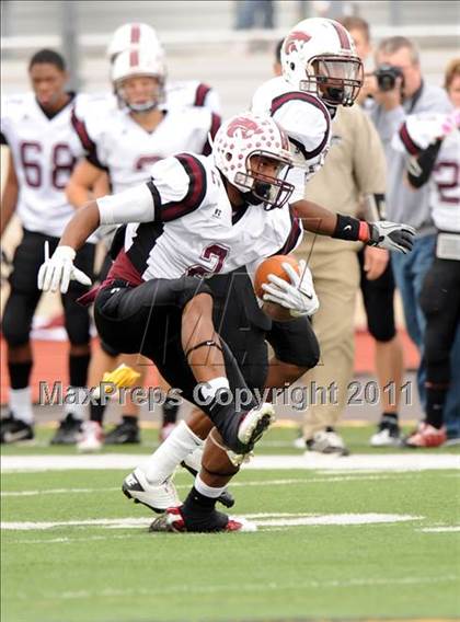 Thumbnail 2 in Poteet vs. Whitehouse (4A Division 2 Region 2 Area Playoffs) photogallery.