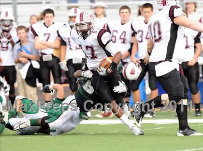 Thumbnail 2 in Poteet vs. Whitehouse (4A Division 2 Region 2 Area Playoffs) photogallery.