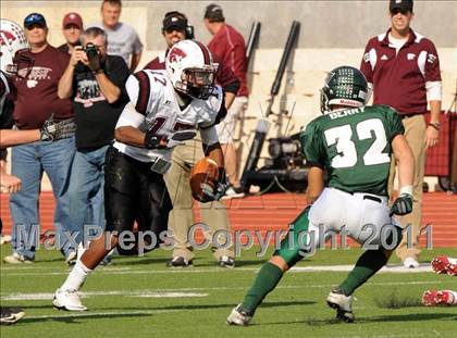 Thumbnail 1 in Poteet vs. Whitehouse (4A Division 2 Region 2 Area Playoffs) photogallery.