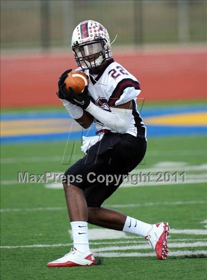 Thumbnail 1 in Poteet vs. Whitehouse (4A Division 2 Region 2 Area Playoffs) photogallery.