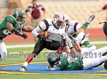 Thumbnail 3 in Poteet vs. Whitehouse (4A Division 2 Region 2 Area Playoffs) photogallery.