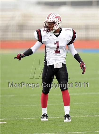 Thumbnail 2 in Poteet vs. Whitehouse (4A Division 2 Region 2 Area Playoffs) photogallery.